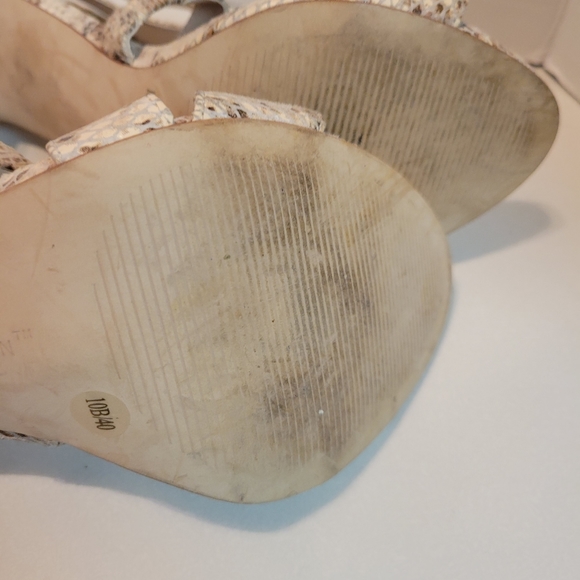 Bcbg python print heels size 10 - Picture 11 of 13